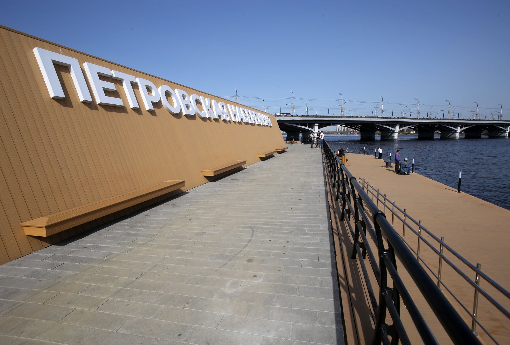 Проезд по Петровской набережной обещают открыть на две недели раньше