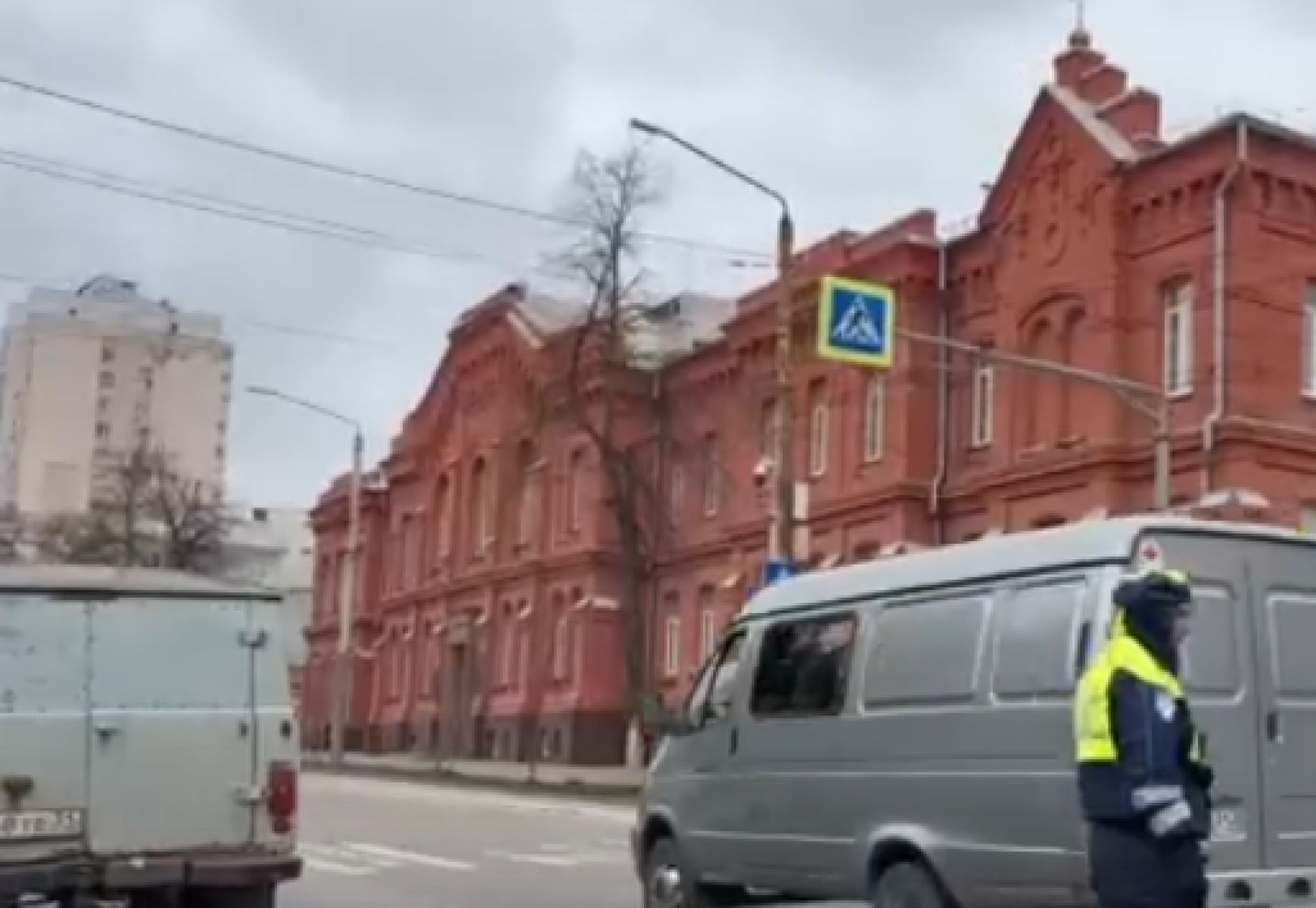 На перекрестке в центре Белгорода погас светофор