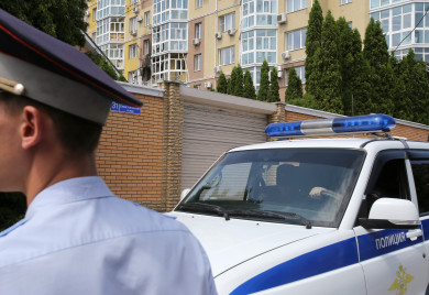 В Грязях силовики проверяют педколледж