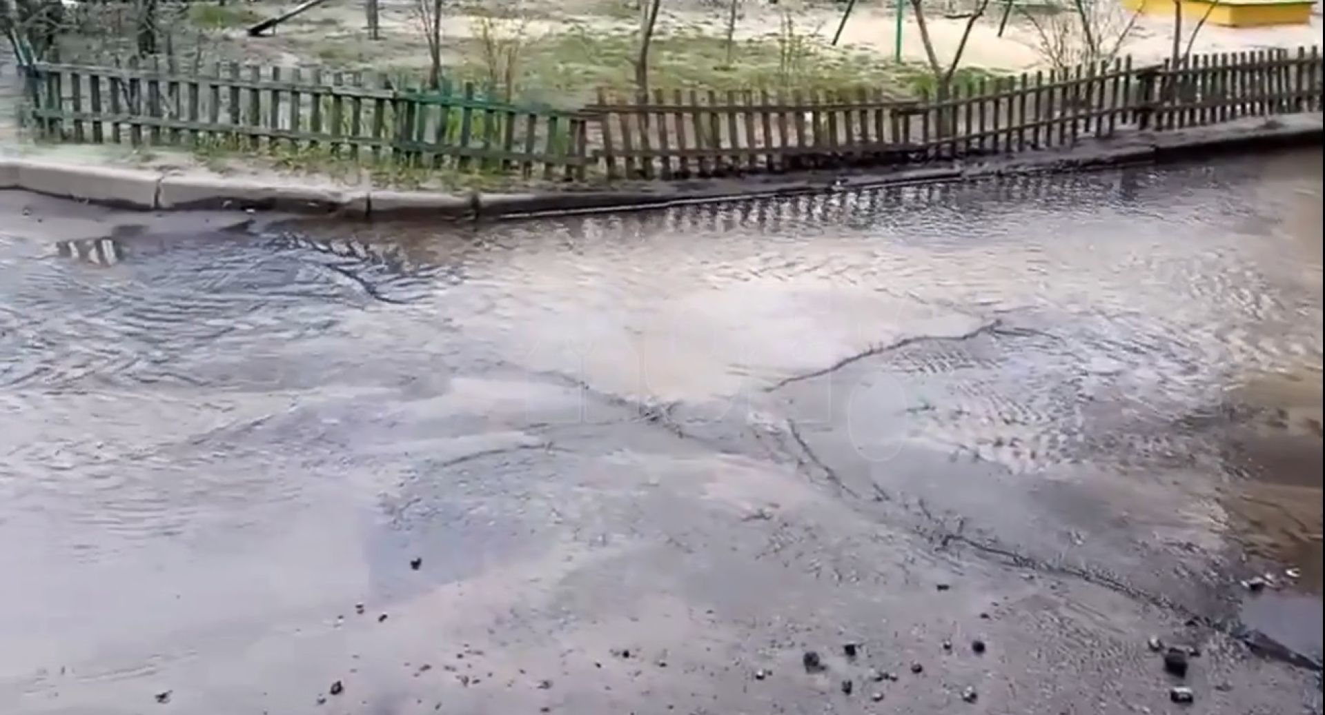 Обезвоженной из-за коммунальной аварии оказалась воронежская девятиэтажка