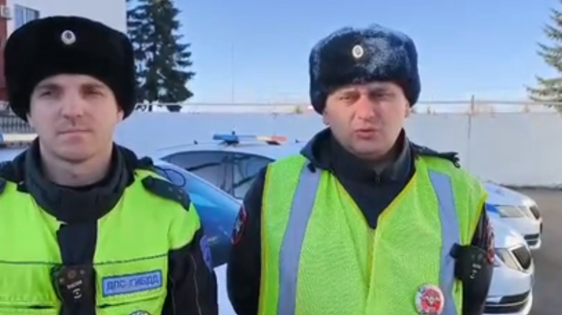 Курские полицейские эвакуировали людей из лифта горящего дома