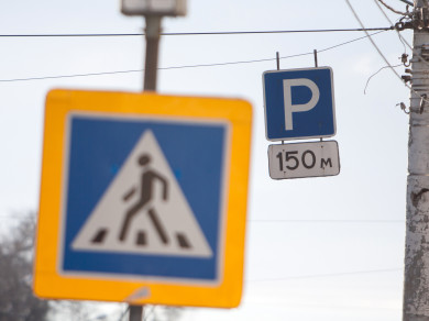В Липецке две девочки попали под колеса автомобилей