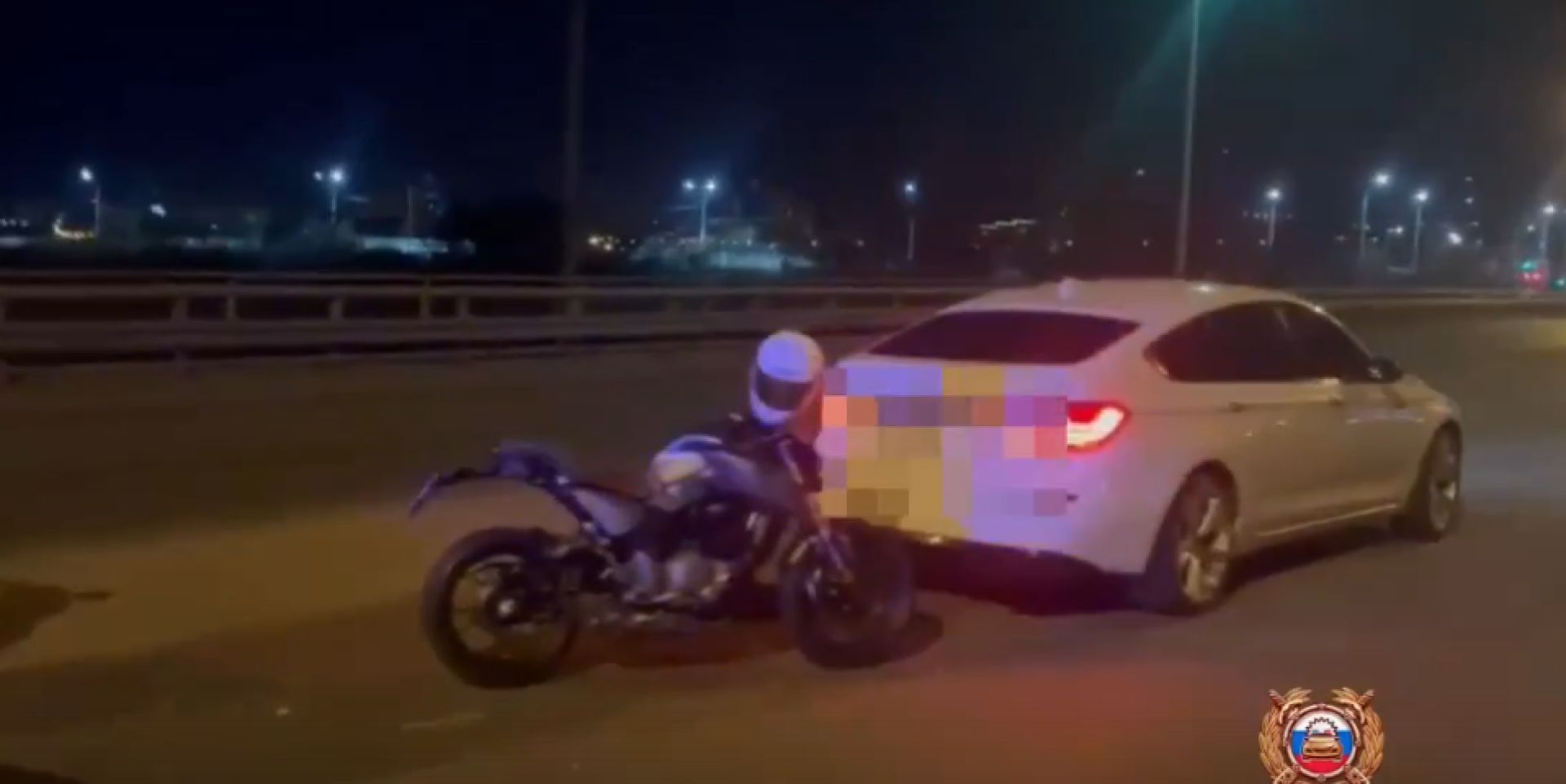 В Белгороде байкер врезался в иномарку