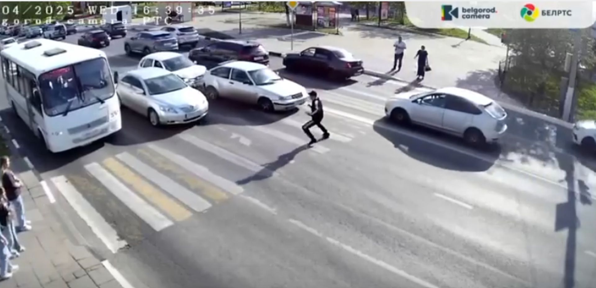 В Белгороде пешеход спровоцировал ДТП и убежал