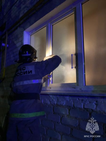 В Курской области ребенок заперся в комнате с кипящим чайником и не мог выбраться