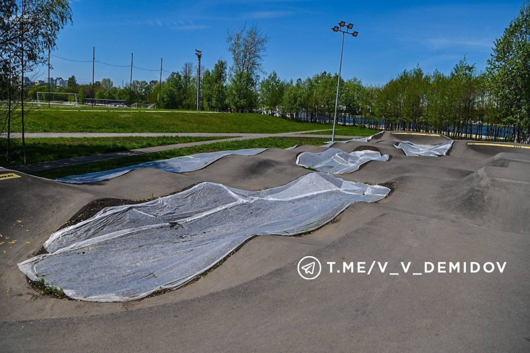 В Белгороде памп-трек в «Берегах» оборудовали газонным покрытием