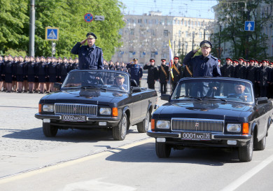 Барабанная дробь и лязг танковых гусениц. Как прошла репетиция парада Победы в Воронеже