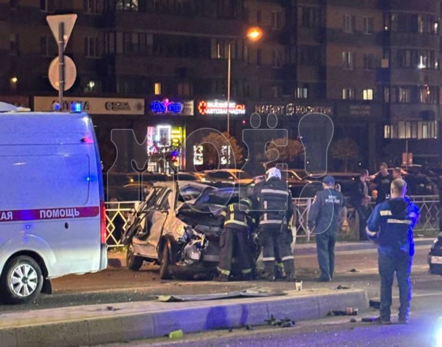 Момент жуткого ДТП с перевернувшейся машиной в Воронеже показали на видео&nbsp;