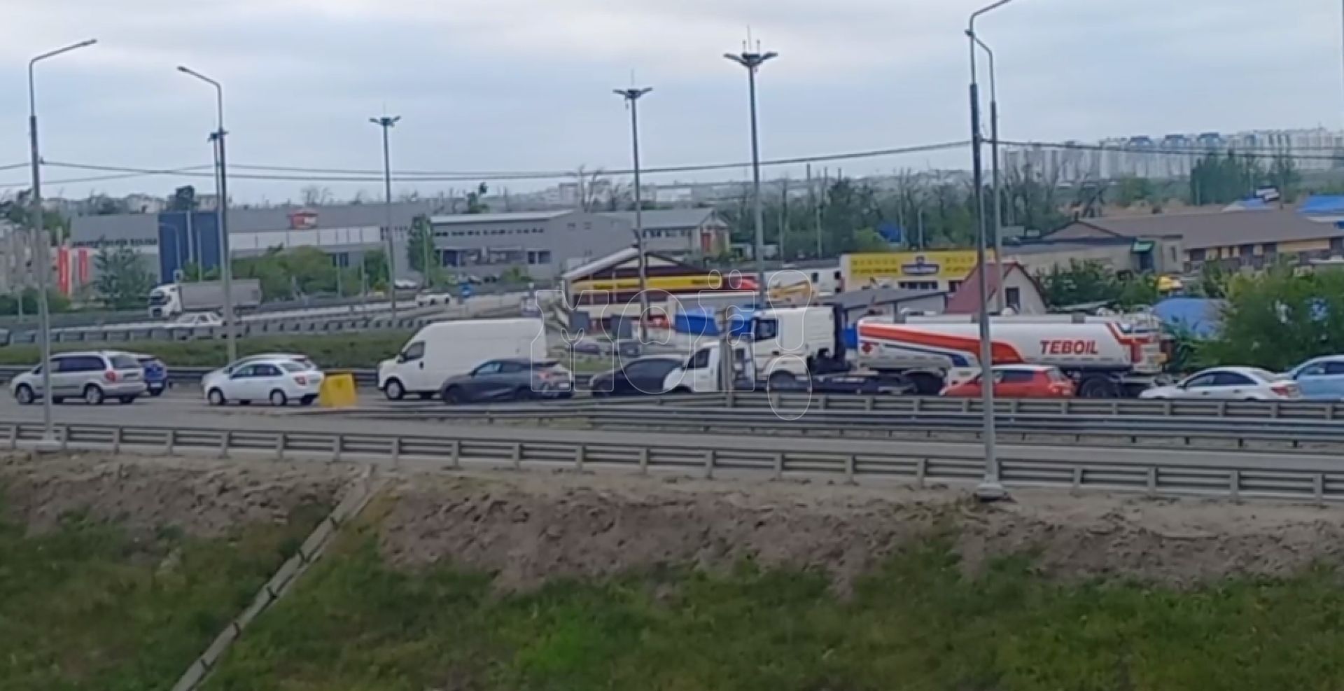 Почти 6-километровая пробка образовалась на окраине Воронежа