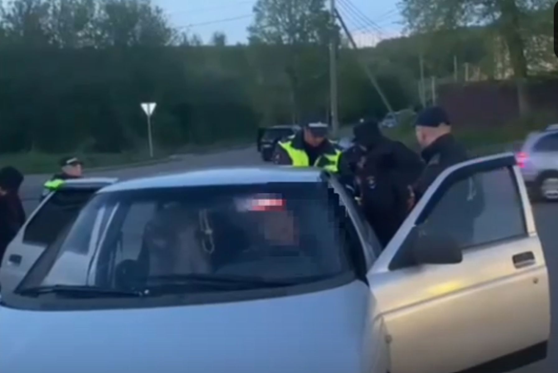 В Курске на дороге поймали водителя с подозрительным веществом