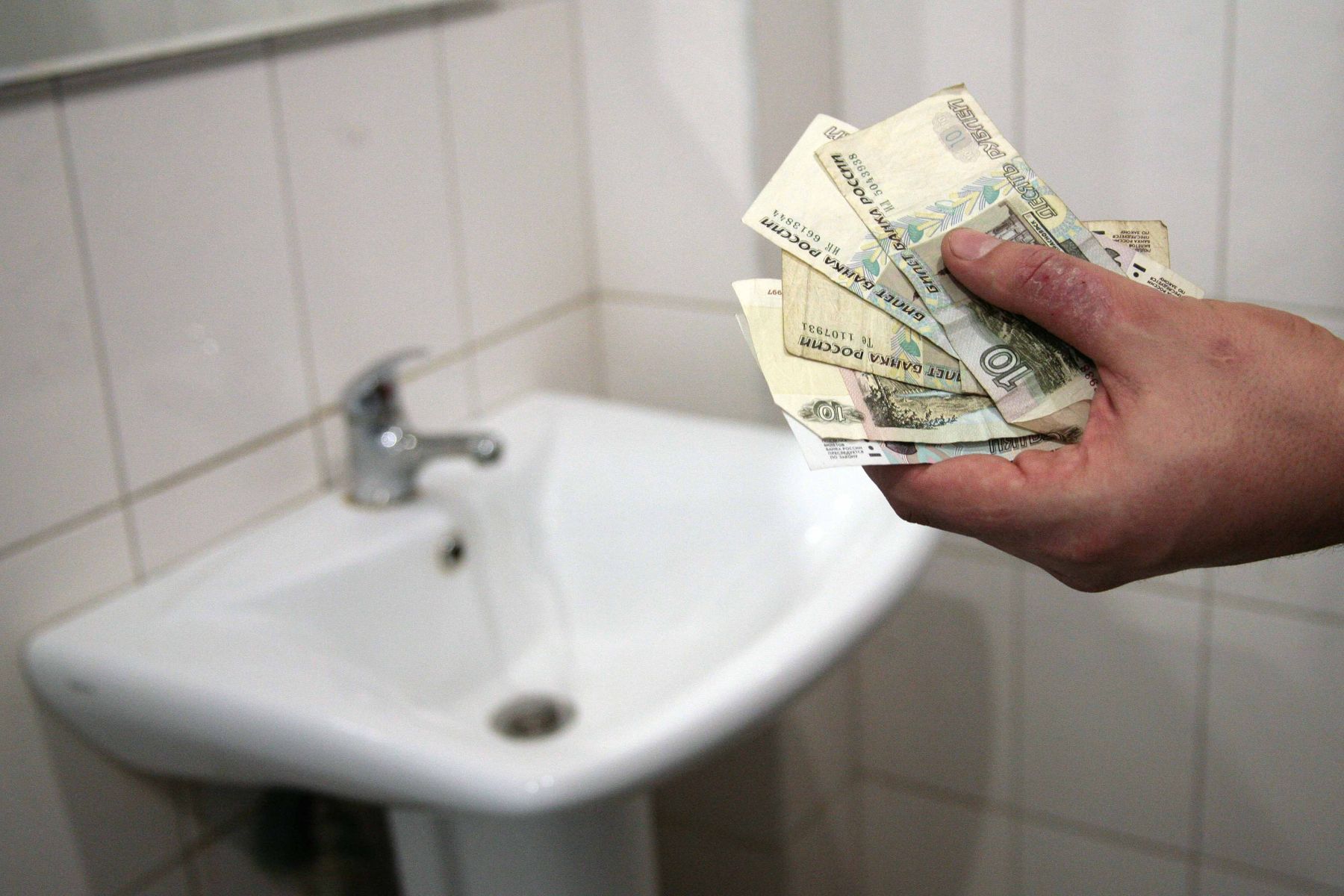 В Шебекино управляющая компания выставила счета по квартплате жителям опасной улицы