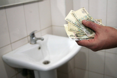 В Шебекино управляющая компания выставила счета по квартплате жителям опасной улицы