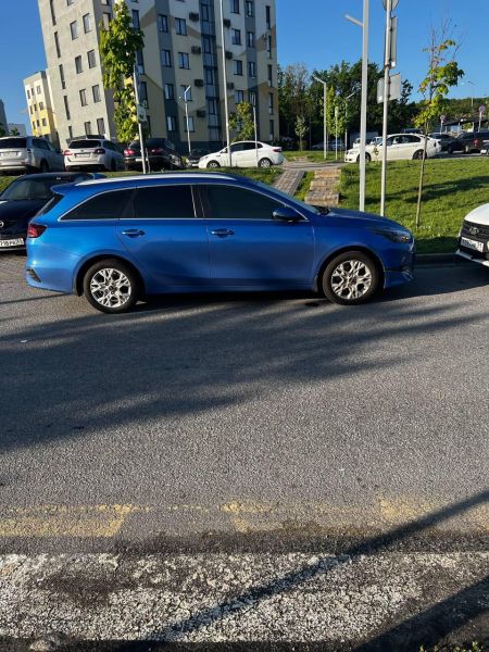 В Белгороде водителя оштрафовали за стоянку на пешеходном переходе