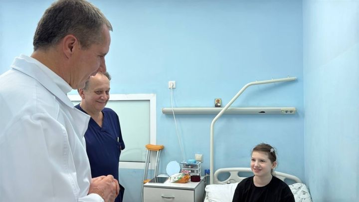 Белгородская девочка, пострадавшая под обстрелом в сентябре, остается в больнице