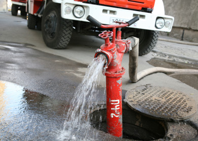 Пожарные съехались к воронежскому вузу 