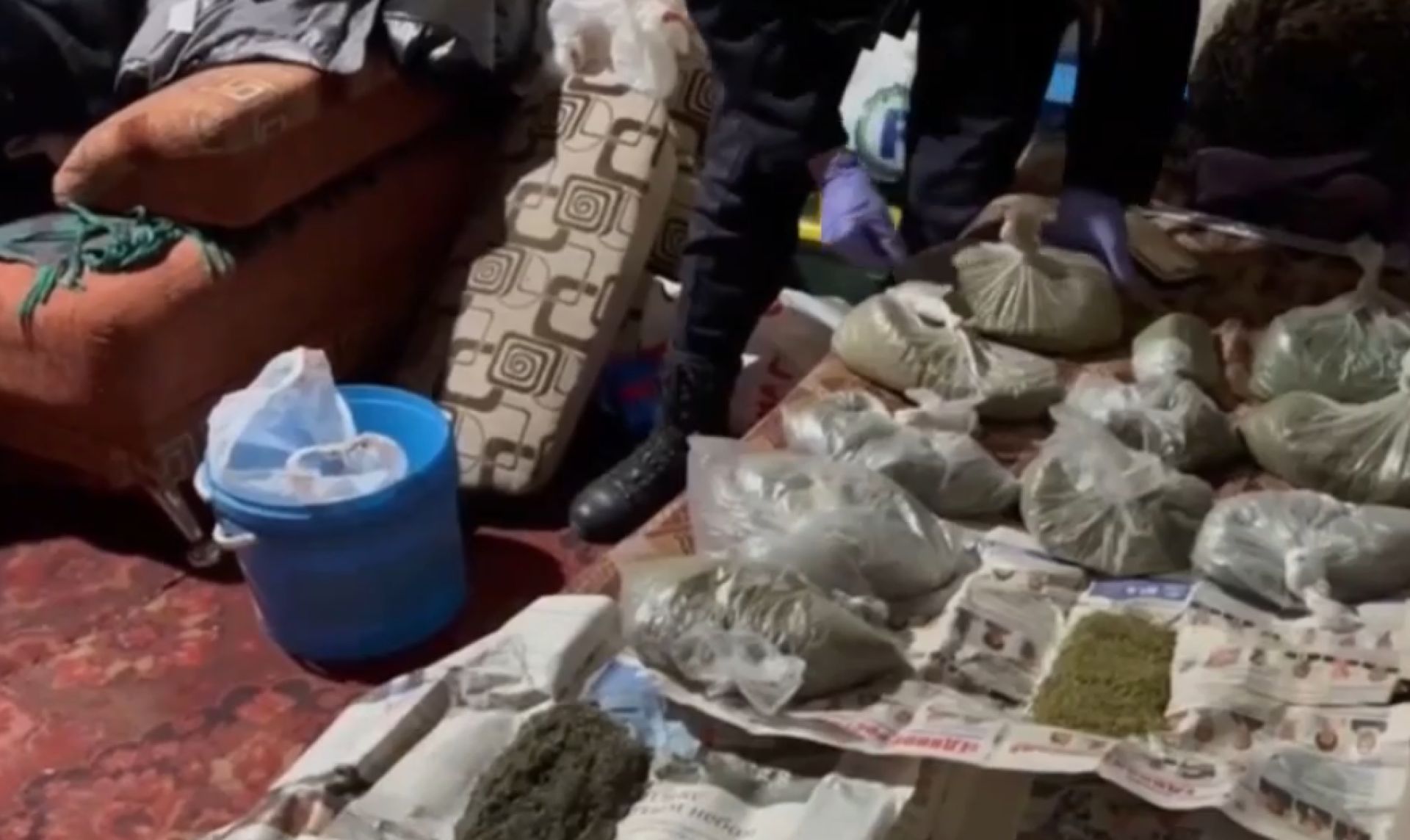 Курянин прятал огромную партию марихуаны, обманывая жену