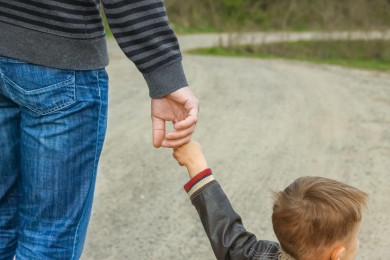 Выплату одного детского пособия хотят продлить на год. Это коснется избранных