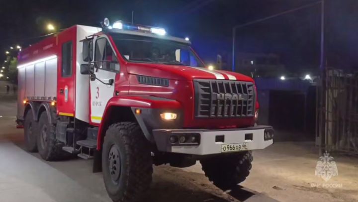 В Курске ночной пожар уничтожил торговые павильоны