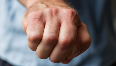 «Надеюсь, парень выживет». Воронежанка рассказала о жестокой драке у бара 