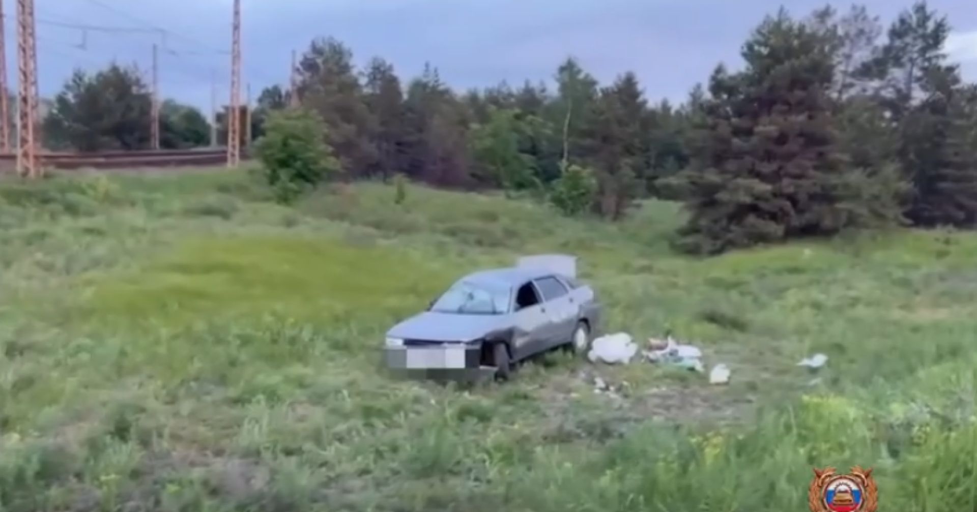 В Белгородской области отечественная легковушка врезалась в иномарку и вылетела с дороги
