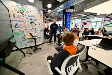 Воспитанников детдомов научат обращаться с искусственным интеллектом 