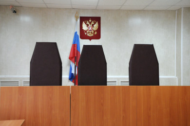 Женщина получила два перелома, поскользнувшись у магазина в Воронеже