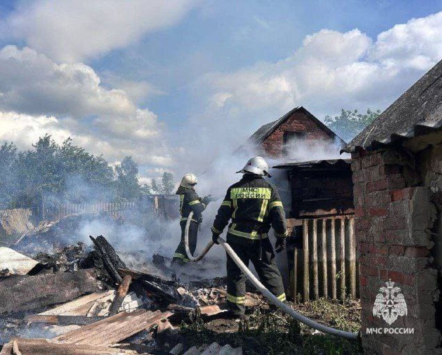 В Белгородской области дети случайно спалили дом