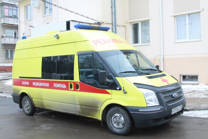 В Белгородской области мужчину положили в больницу после атаки дрона на Октябрьский