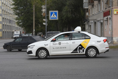 Таксистов без страховок собираются ловить с помощью дорожных камер