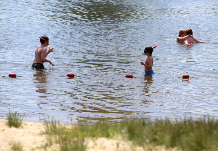 Что такое «зуд купальщика» и что делать при заражении личинками паразита, рассказали врачи