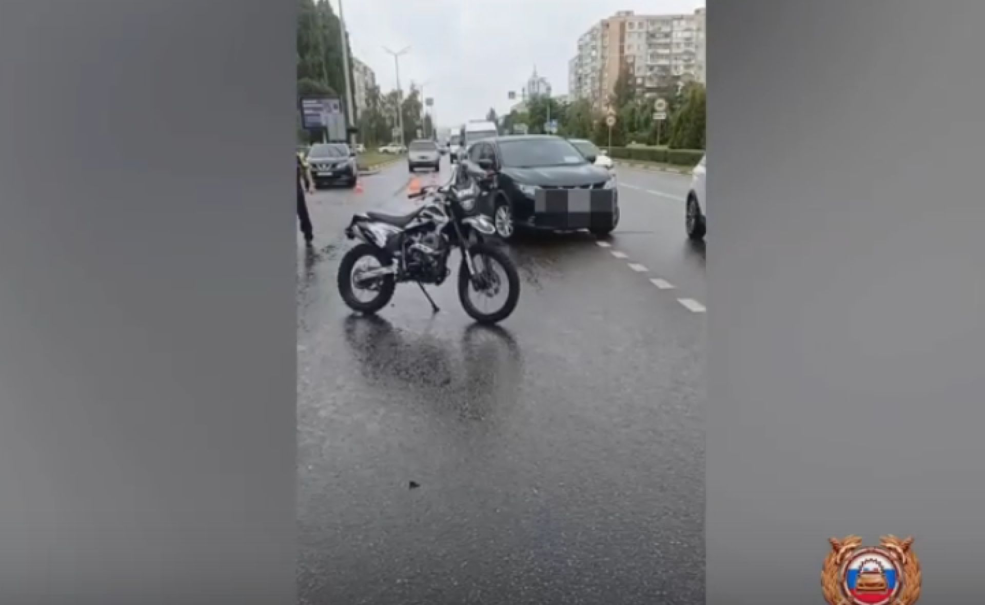 В Старом Осколе мотоциклист попал под два автомобиля