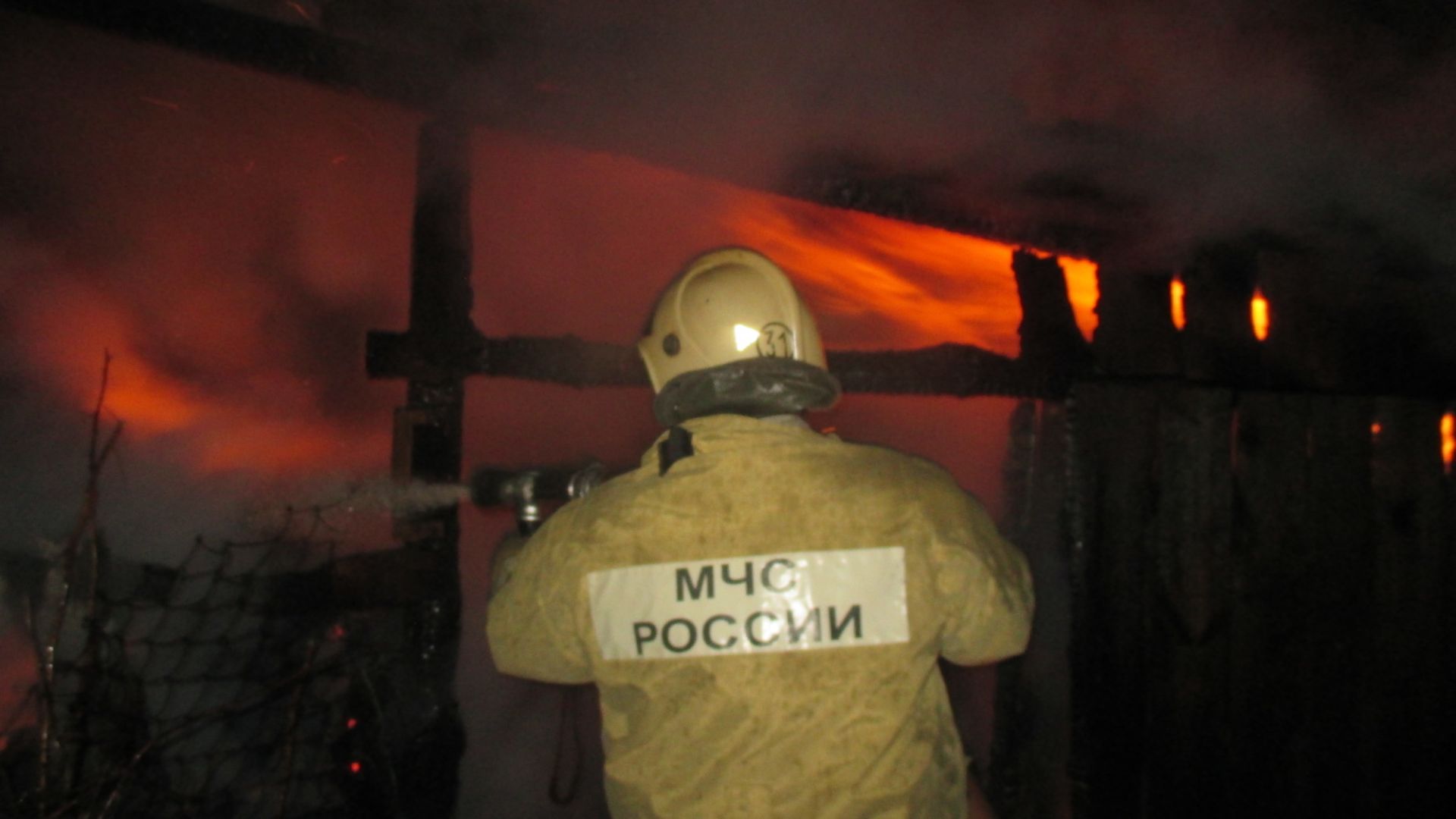 Труп мужчины обнаружили после пожара в доме в Воронежской области