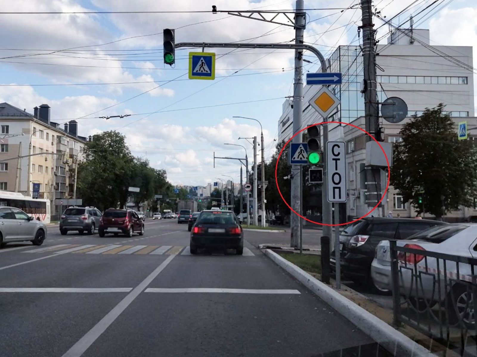 В Белгороде появился первый вертикальный знак «Стоп»