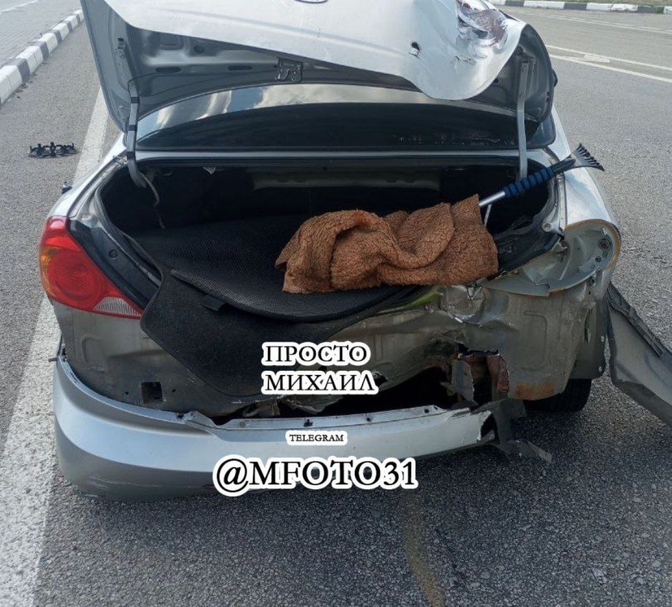 В Белгородской области фура врезалась в легковушку и скрылась с места аварии