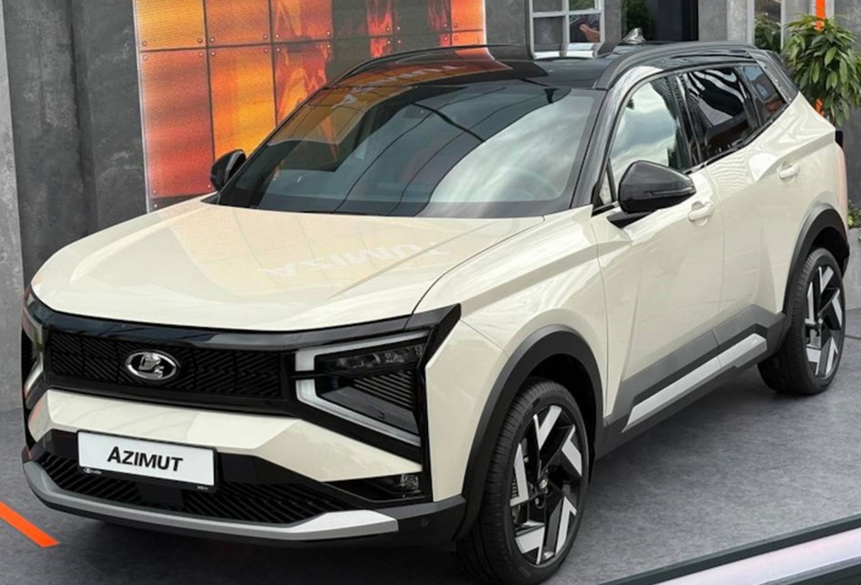 Вчера «Лада» официально представила новый кроссовер Lada Azimut