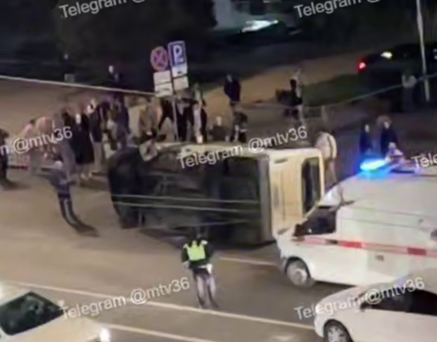 Воронежцы сообщили о страшном ДТП с автобусом и иномаркой в центре города