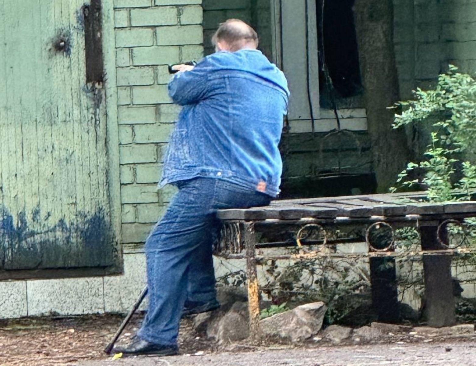 Мужчина устроил стрельбу в популярном парке в Воронеже