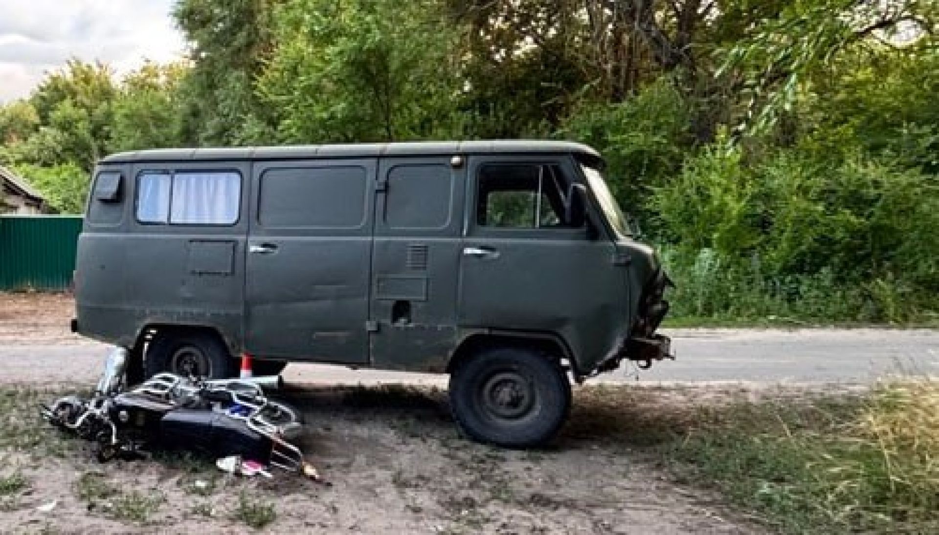 Пара подростков на&nbsp;мотоцикле влетела в&nbsp;УАЗ в&nbsp;воронежском селе — детей госпитализировали