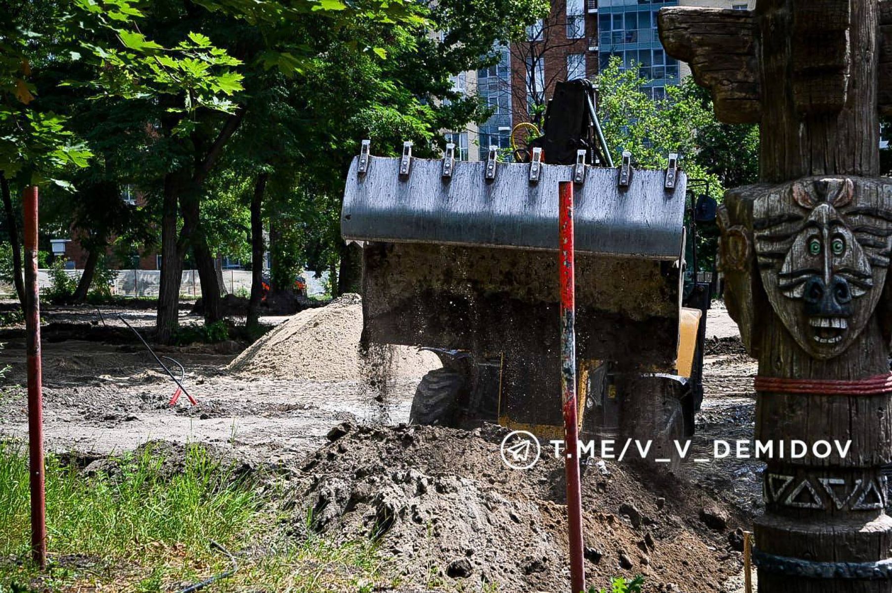 В Белгороде площадку на месте «Тропикано» расчищают под строительство экоцентра с концертной площадкой
