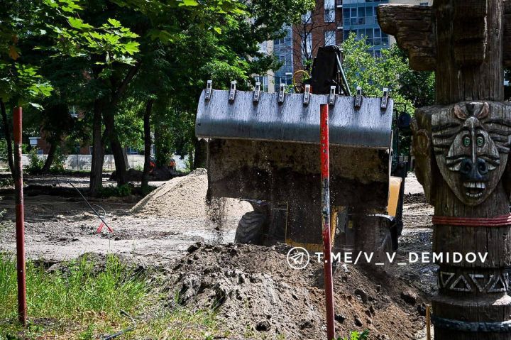 В Белгороде площадку на месте «Тропикано» расчищают под строительство экоцентра с концертной площадкой