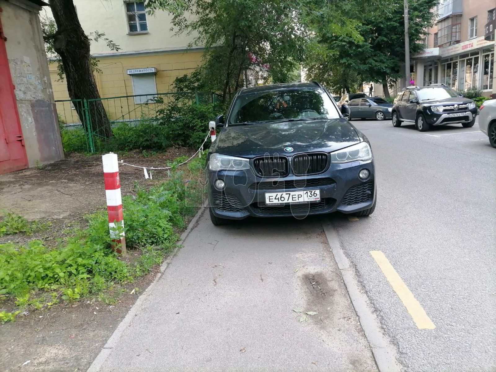 «Король парковки» на BMW вывел воронежцев из себя&nbsp;