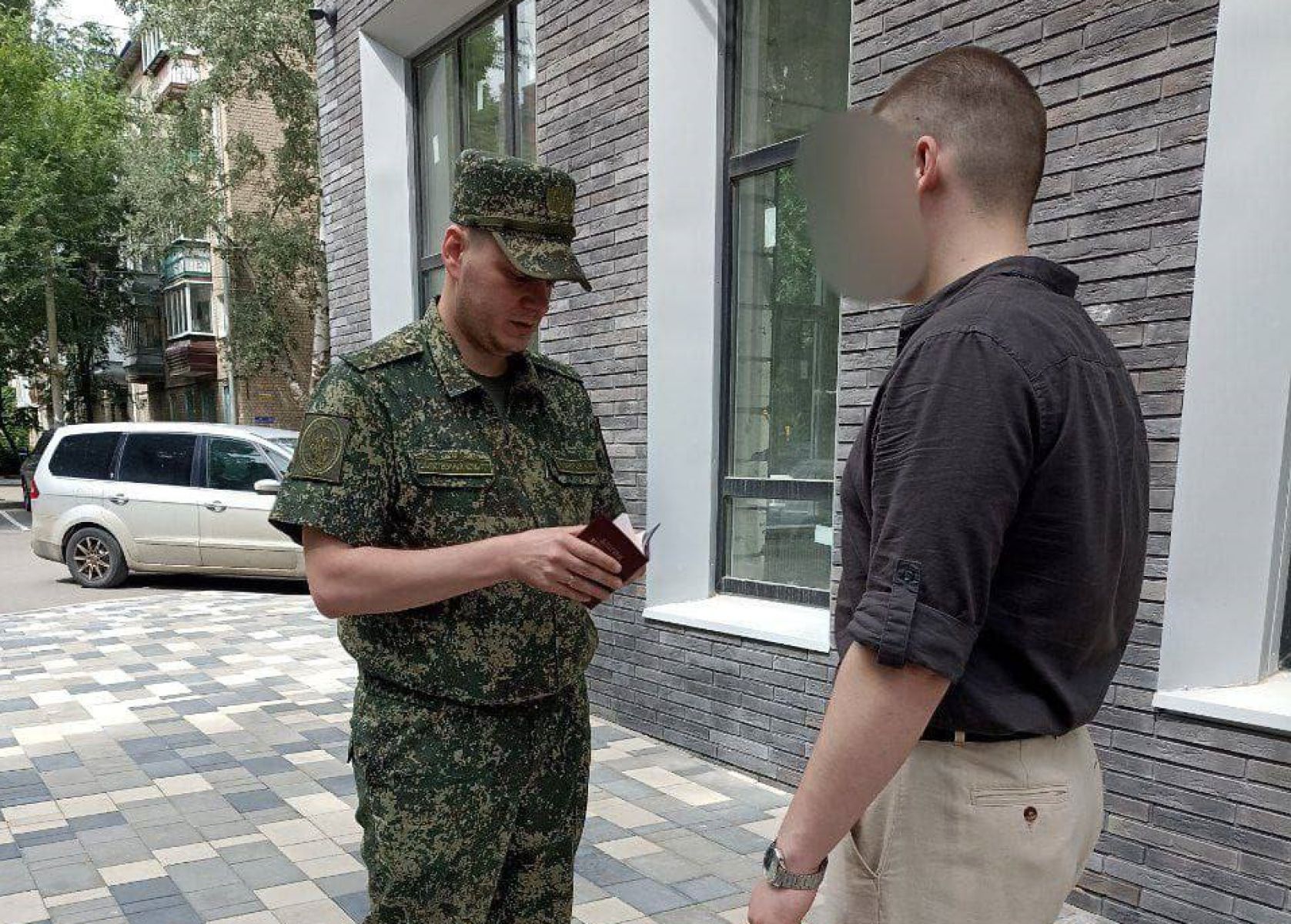 Силовики устроили рейд на «новых» россиян-уклонистов в Воронеже