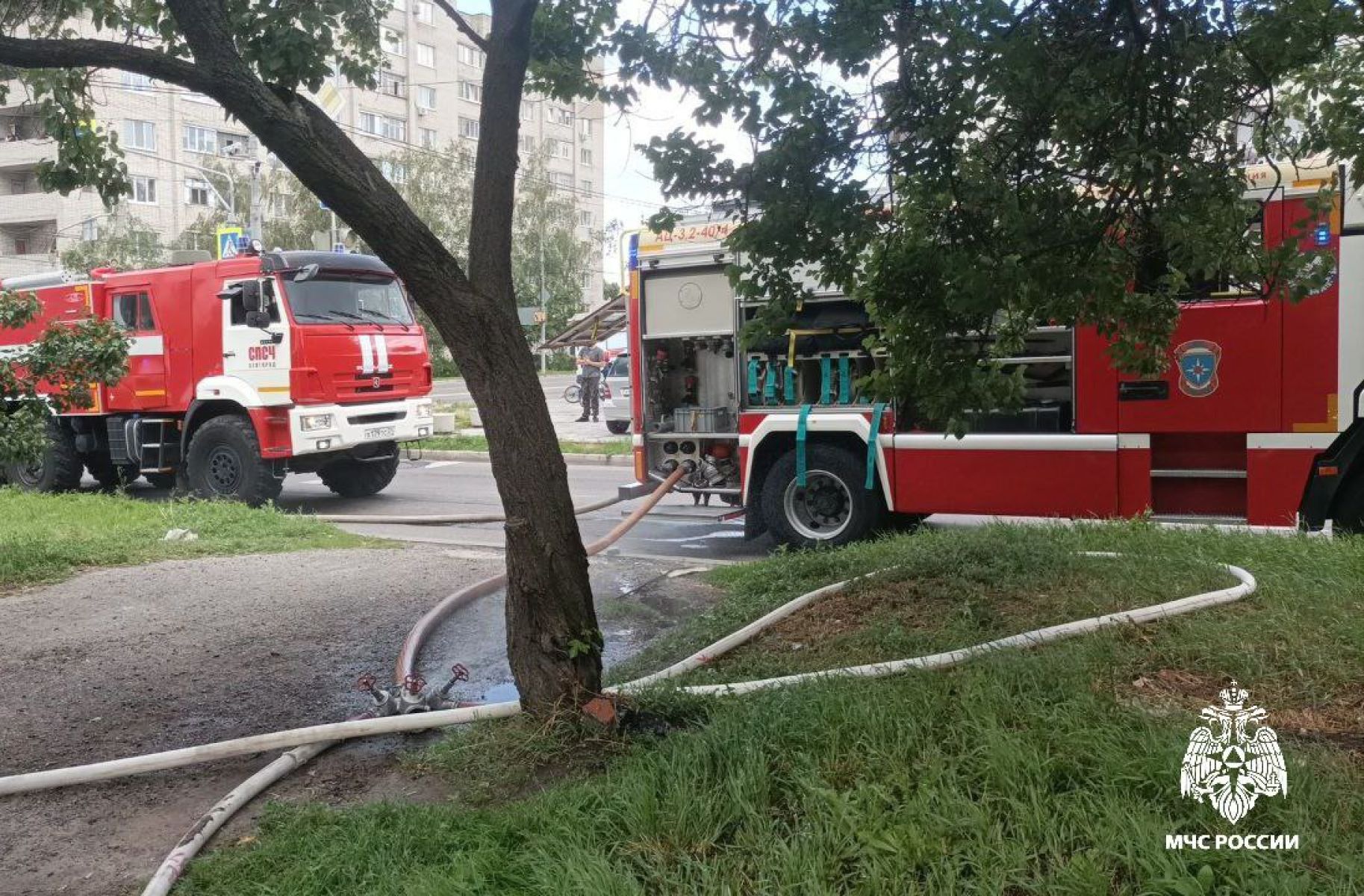 В Белгороде загорелся жилой дом