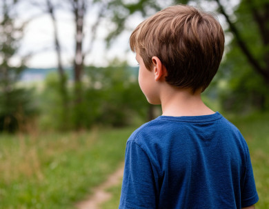 9-летний мальчик вышел из машины мамы и пропал в Воронеже