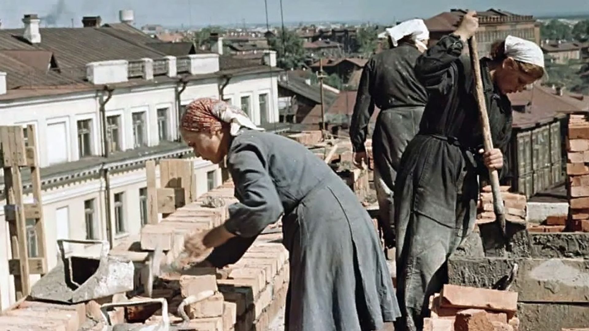 Как в июле 1945 года рабочим и служащим вернули отпуска
