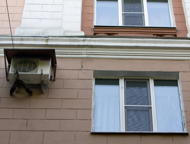 Кондиционер воспламенился в воронежской четырёхэтажке