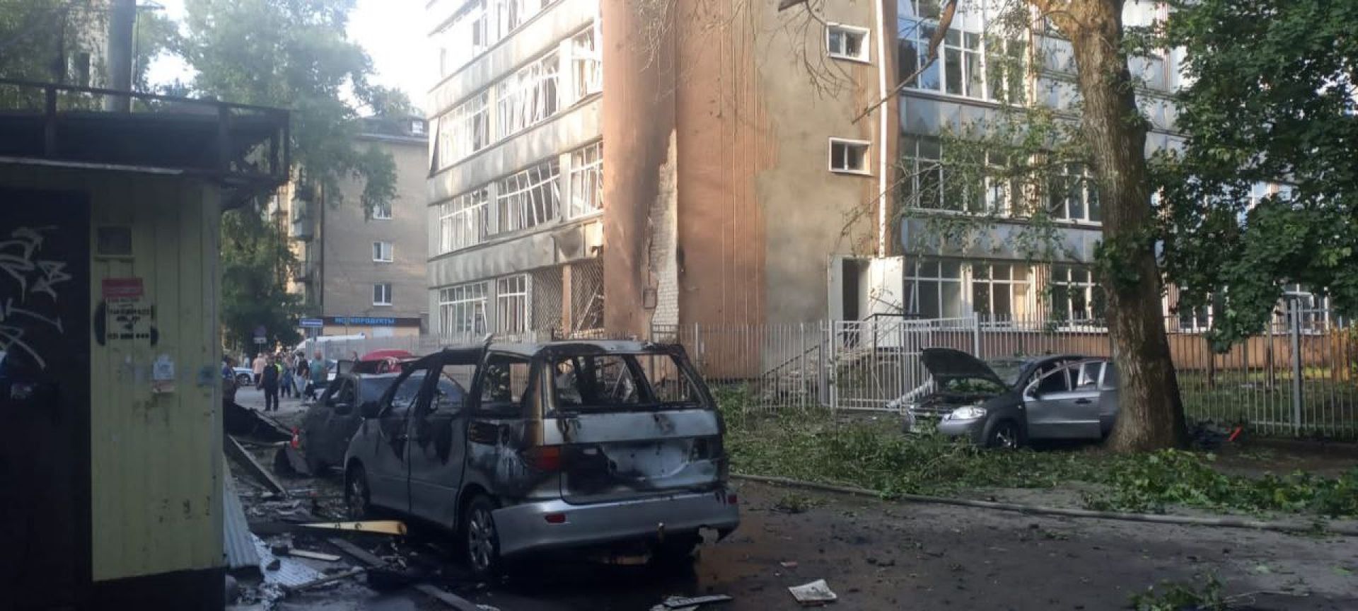 Дроны повредили четыре воронежских здания и более десятка автомобилей