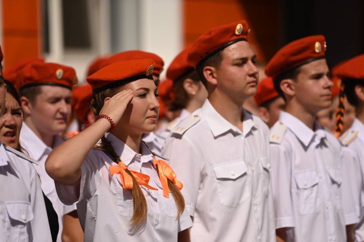 В Белгородской области школьникам разрешат приходить в школу в деловой одежде вместо формы