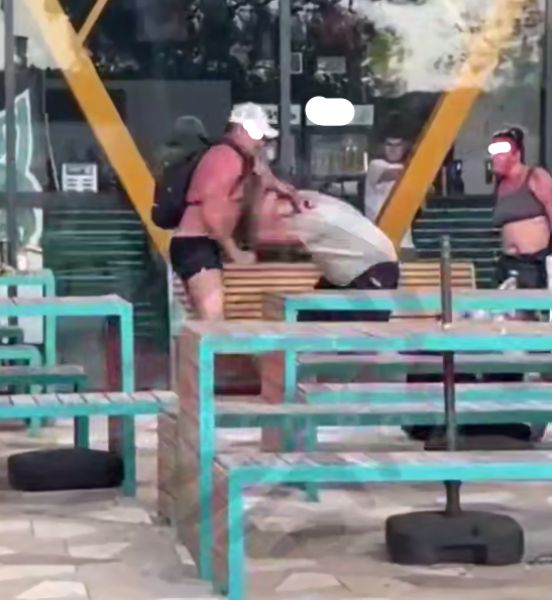 В Белгороде компания отдыхающих устроила драку на «Берегах» из-за откровенного купальника