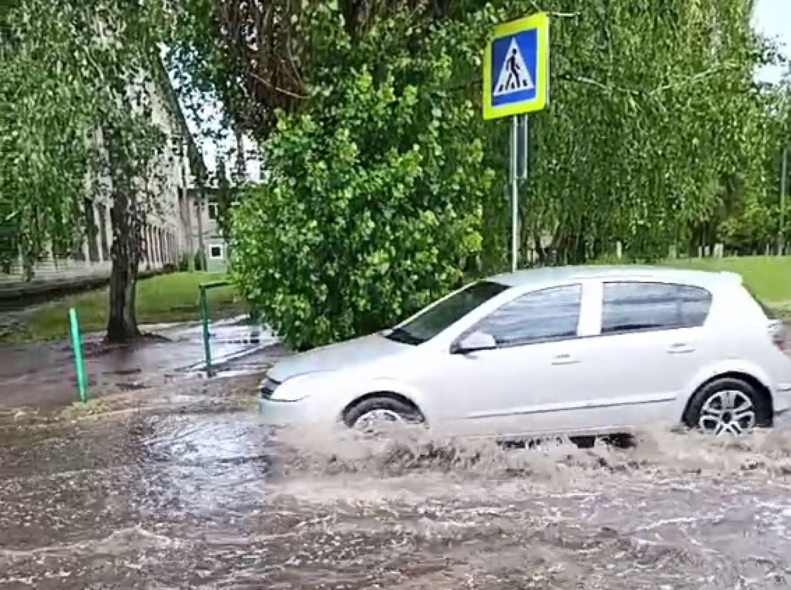 Мощный ливень обрушился на&nbsp;Воронеж (ВИДЕО)